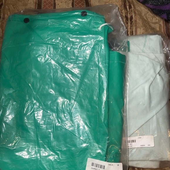 Rubber protective water proof 3 piece chemical suit - Picture 2 of 4